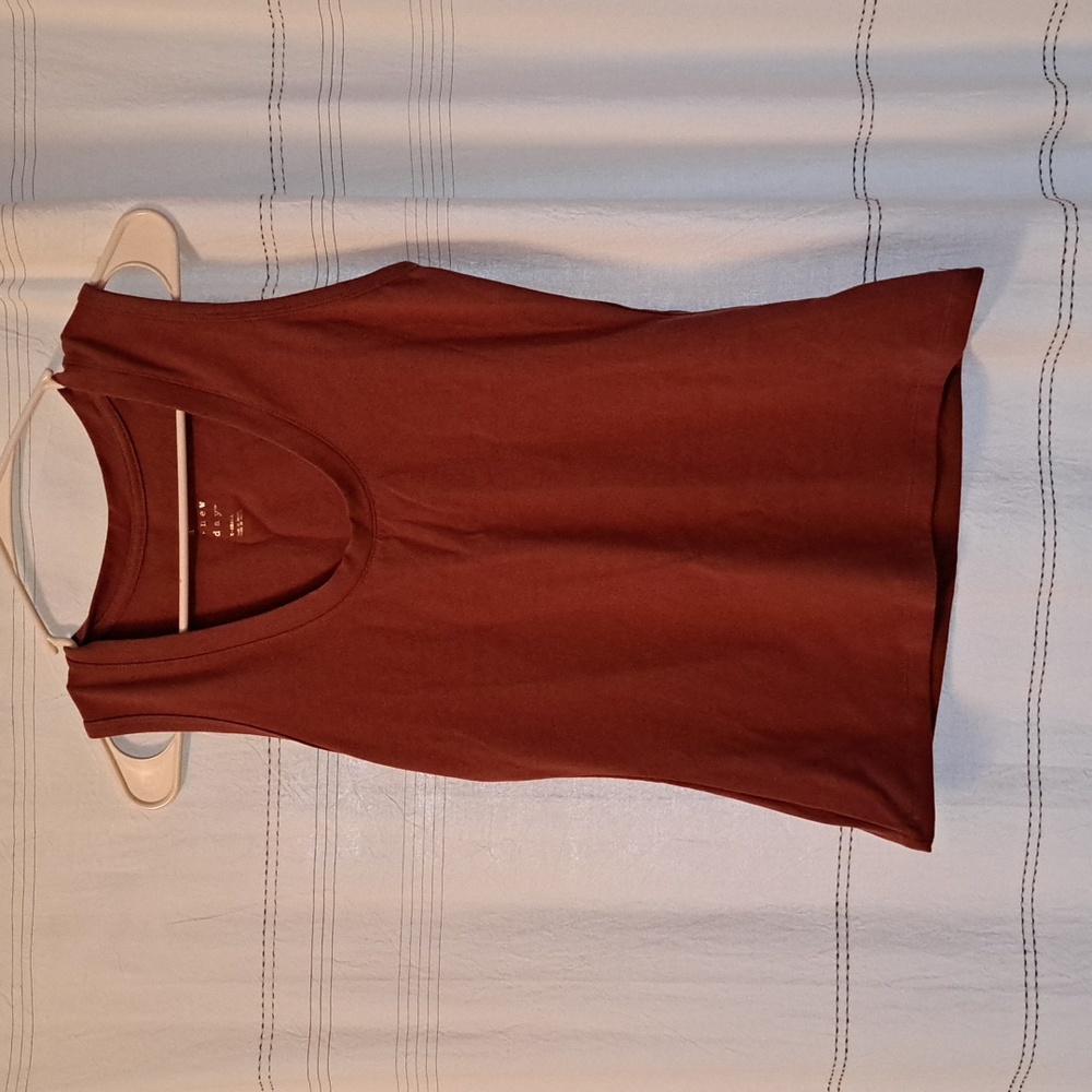 A New Day rust colored xs tank top